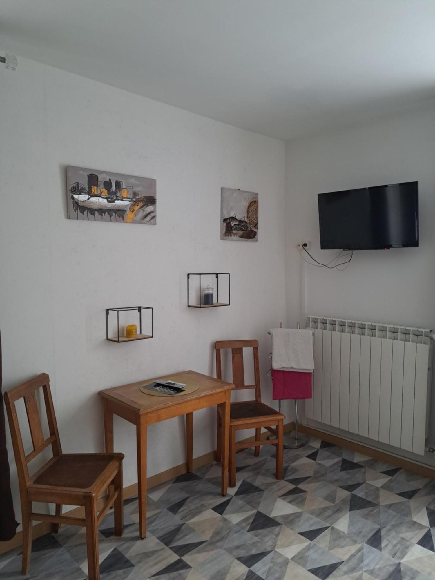 Hotel Le Bearn Bagnères-de-Bigorre Buitenkant foto