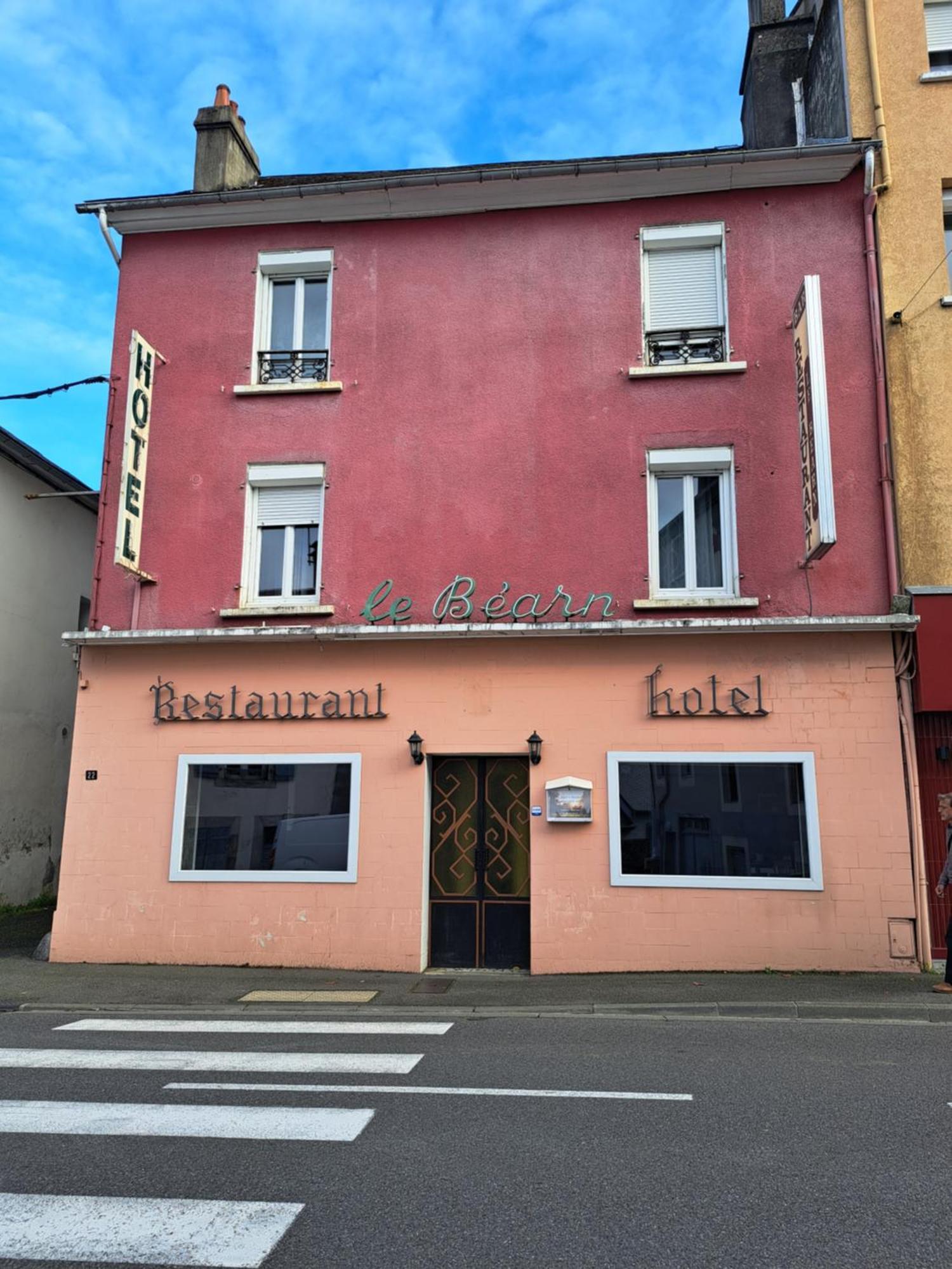 Hotel Le Bearn Bagnères-de-Bigorre Buitenkant foto